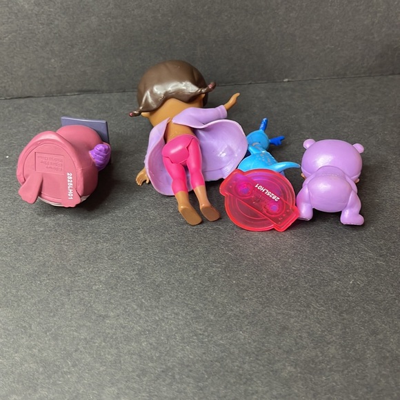 DISNEY DOC MCSTUFFIN AND FRIENDS AND DANIEL TIGERS MINI FIGURES - Picture 6 of 7